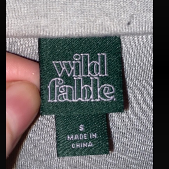 Fuzzy zip-up jacket. - Picture 4 of 4